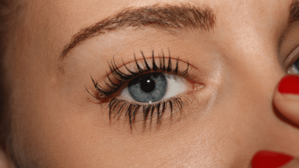 8 Best Oils for Eyelash Growth 